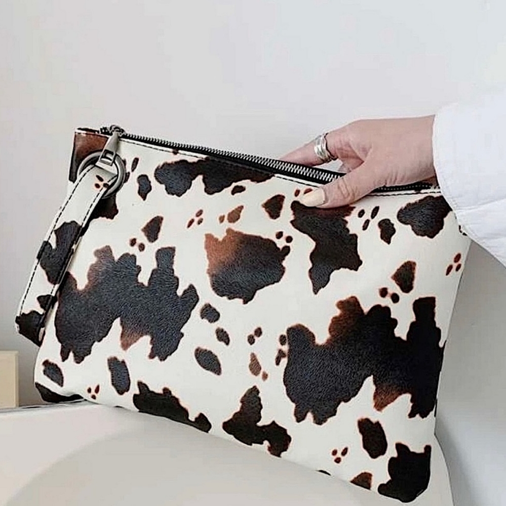 Vegan Cow Print Faux Leather Oversized Clutch Western Yellowstone Vibes - Picture 5 of 5
